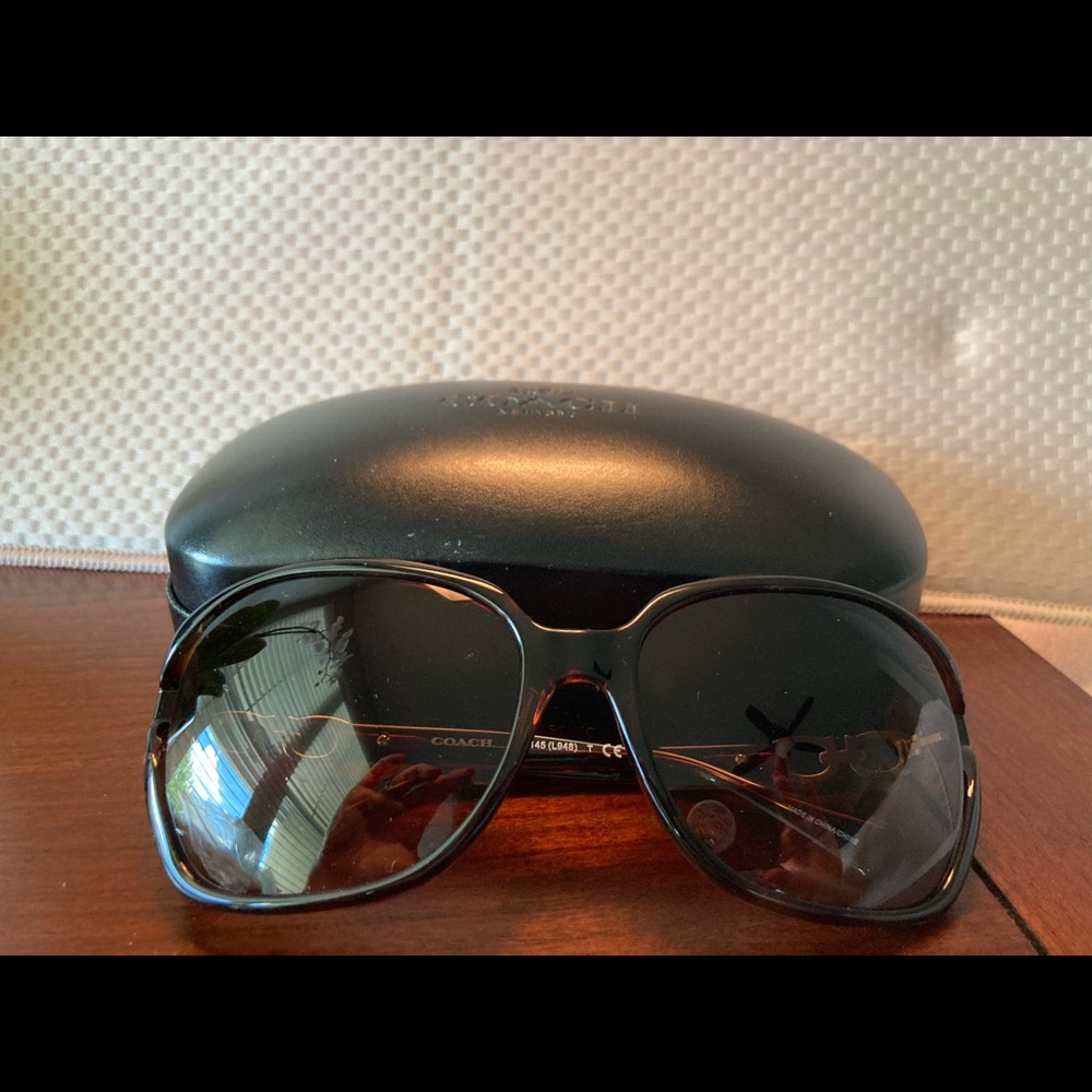 Coach Kissing C Sunglasses